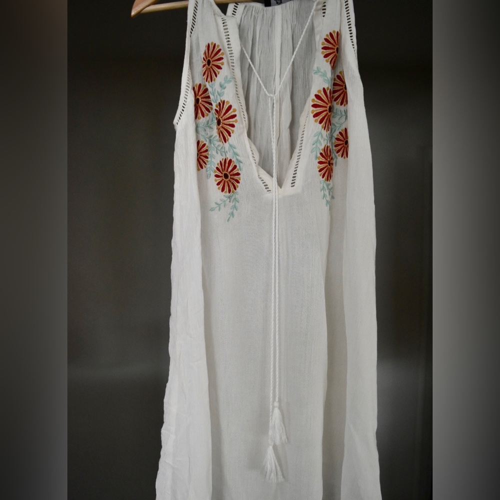 Flowy White Dress w/ Floral Detail